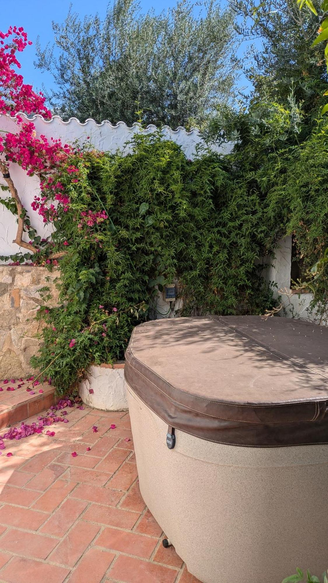 One Life Malaga Retreat Hotel Periana Bagian luar foto